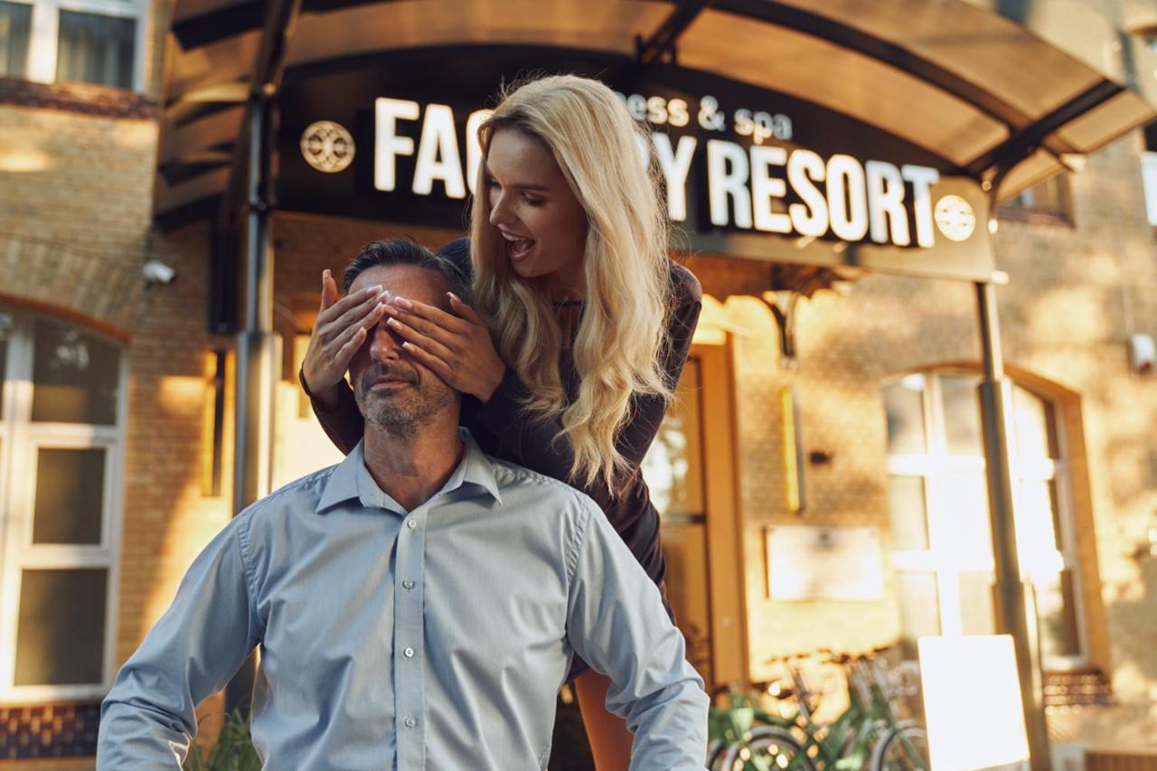Resort Factory Wellness & *